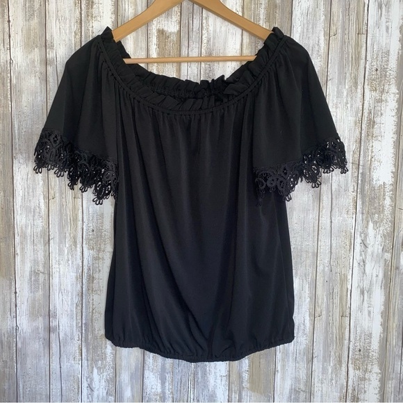 Daytrip Black Off The Shoulder Blouse - Picture 2 of 5